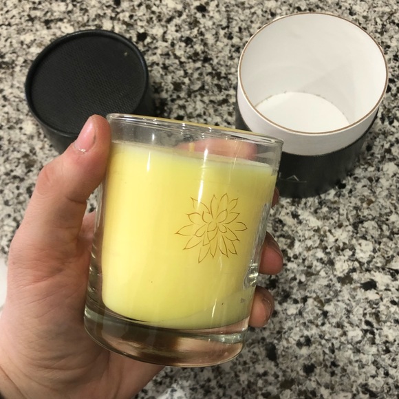 Zinnia| Chardonnay soy candle - Picture 5 of 6